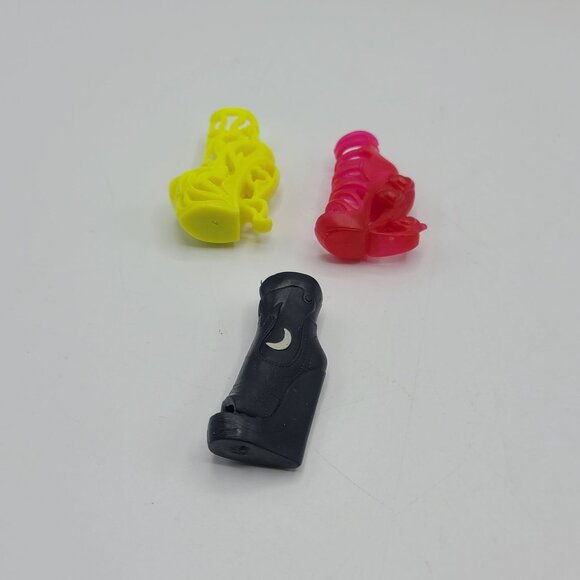 Monster High Doll Shoes Replacement Lot Bonita Femur Yellow Draculaura Pink Hear - Picture 4 of 4